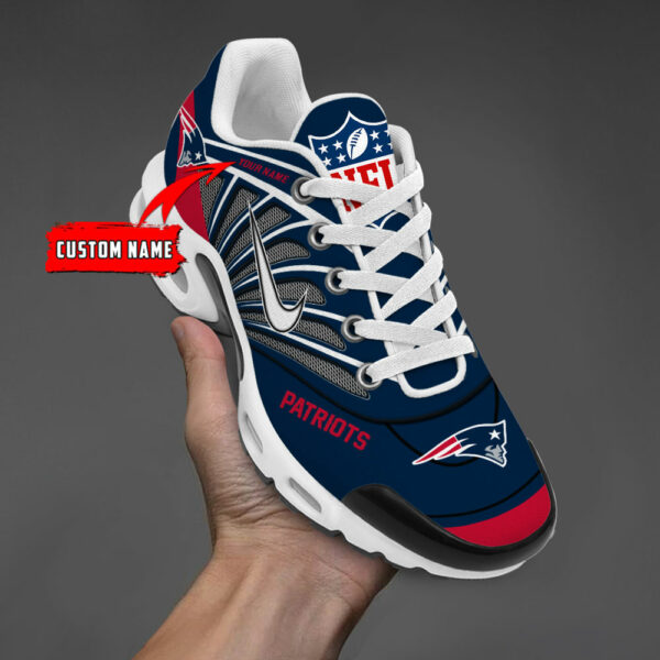 Customize Your Name with New England Patriots Ver 39 Sport Shoes - Famjoys Customize Your Name with New England Patriots Ver 39 Sport Shoes - Famjoys