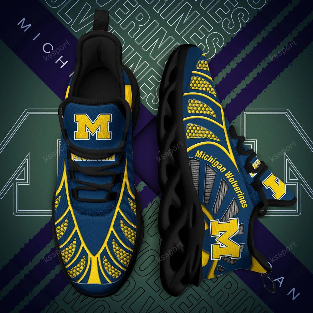 Michigan Wolverines Max Soul Clunky, Black And White Running Shoes - Famjoys Michigan Wolverines Max Soul Clunky, Black And White Running Shoes - Famjoys