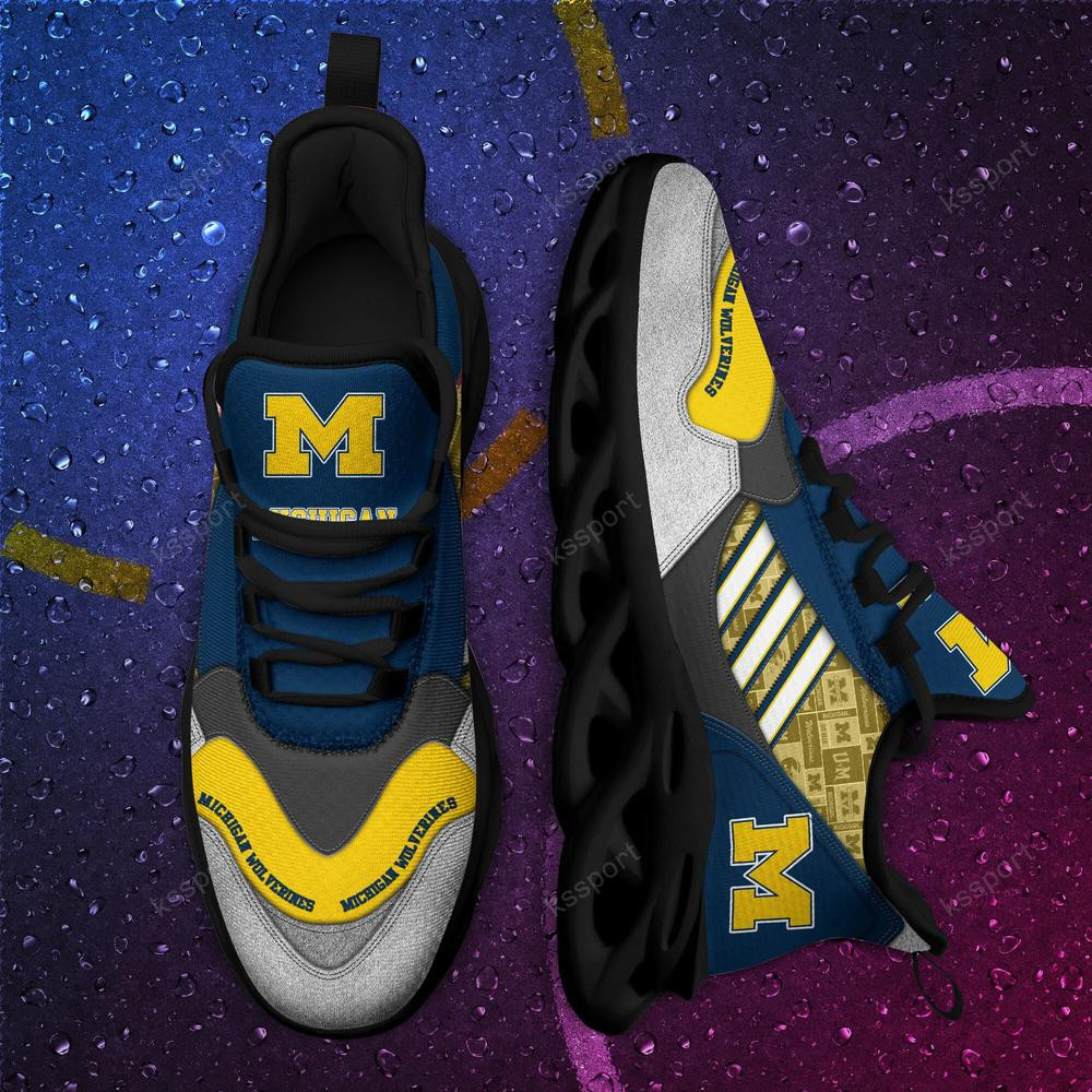 Michigan Wolverines Max Soul Clunky, Running Sneakers - Famjoys Michigan Wolverines Max Soul Clunky, Running Sneakers - Famjoys