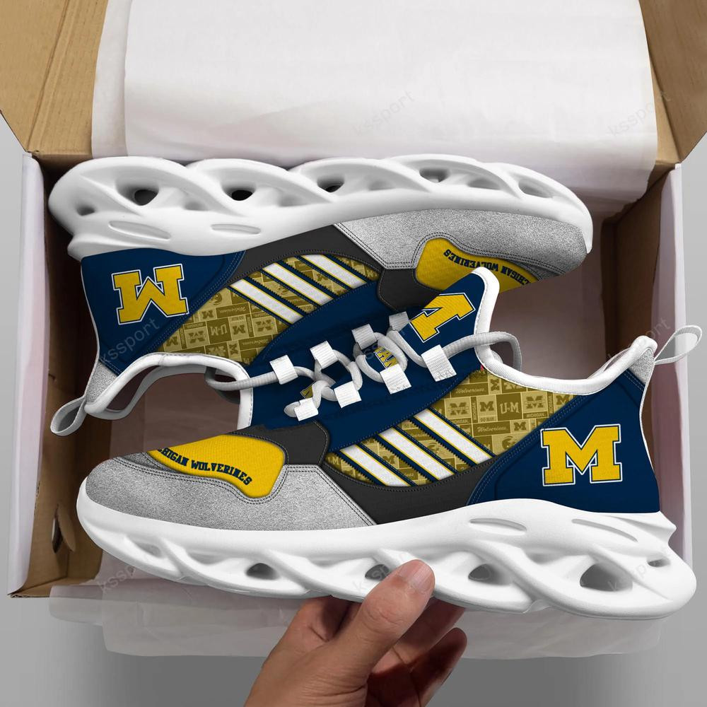 Michigan Wolverines Max Soul Clunky, Running Sneakers - Famjoys Michigan Wolverines Max Soul Clunky, Running Sneakers - Famjoys