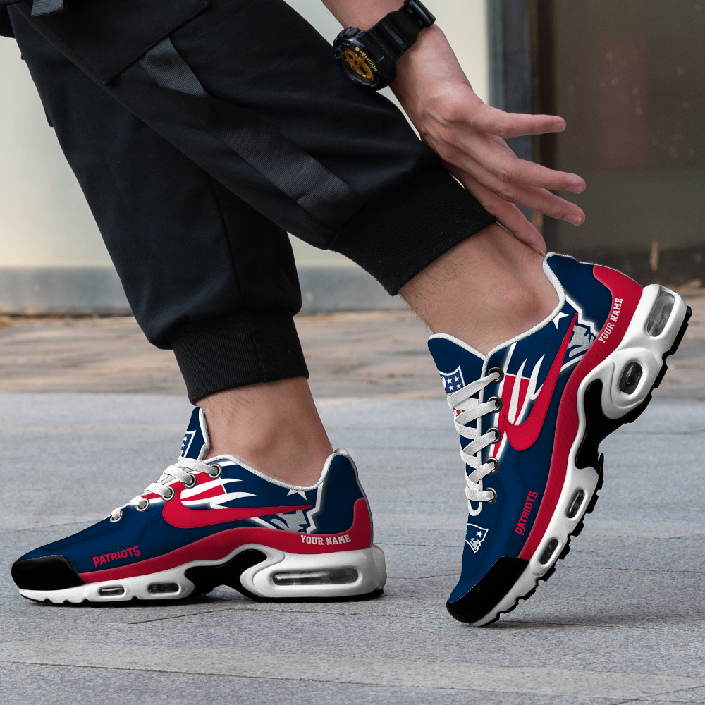 New England Patriots Customized Shoes -New Version 32 Teams Personalized H56 Shoes - Famjoys New England Patriots Customized Shoes -New Version 32 Teams Personalized H56 Shoes - Famjoys