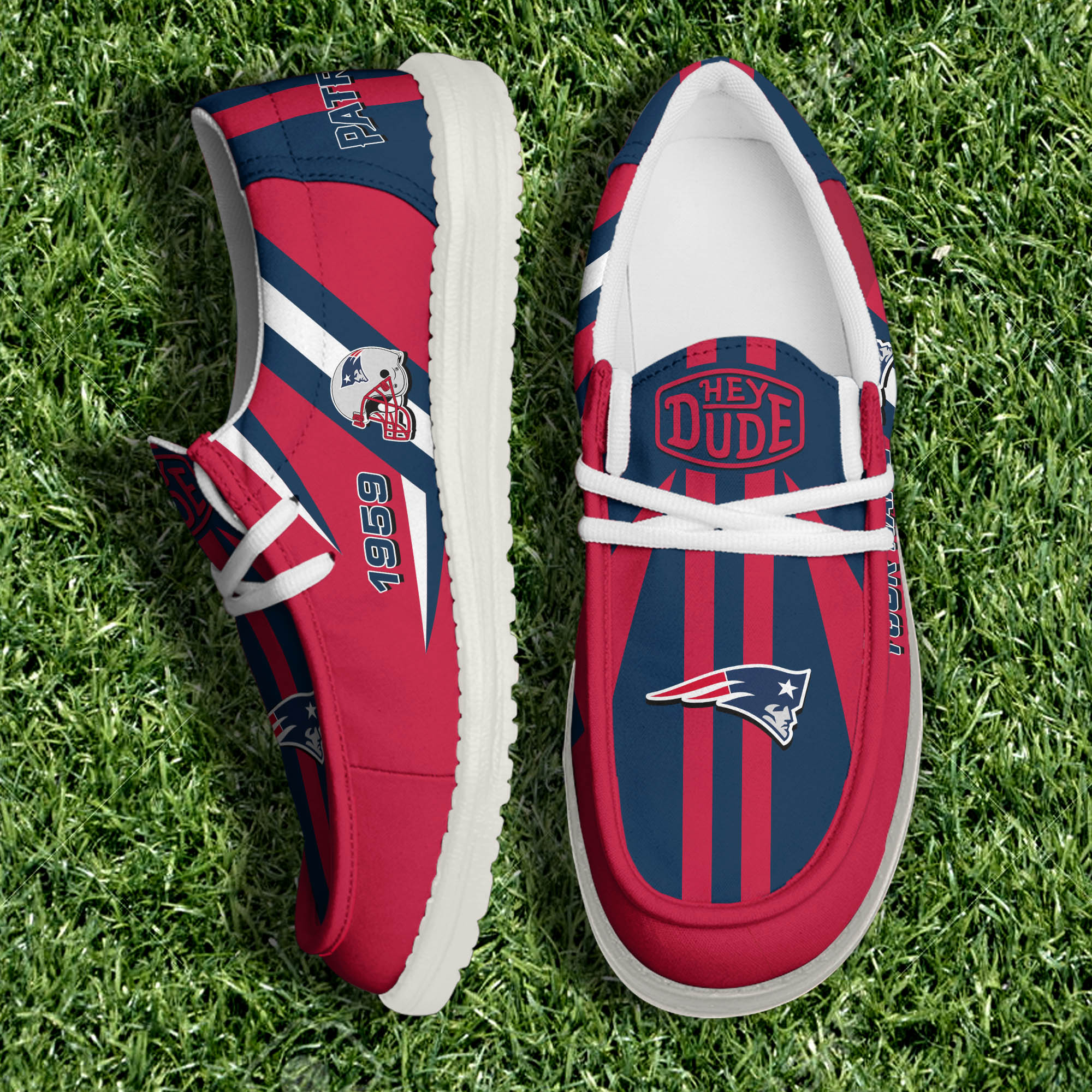 New England Patriots Team White Canvas Loafer Shoes Personalized Your Name - Famjoys New England Patriots Team White Canvas Loafer Shoes Personalized Your Name - Famjoys