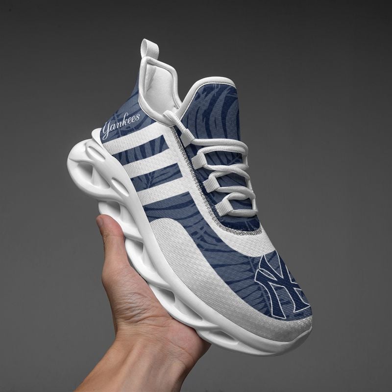 New York Yankees Leaf and Stripe Pattern Men's and Women's Max Soul Shoes NLA61251 - Famjoys New York Yankees Leaf and Stripe Pattern Men's and Women's Max Soul Shoes NLA61251 - Famjoys