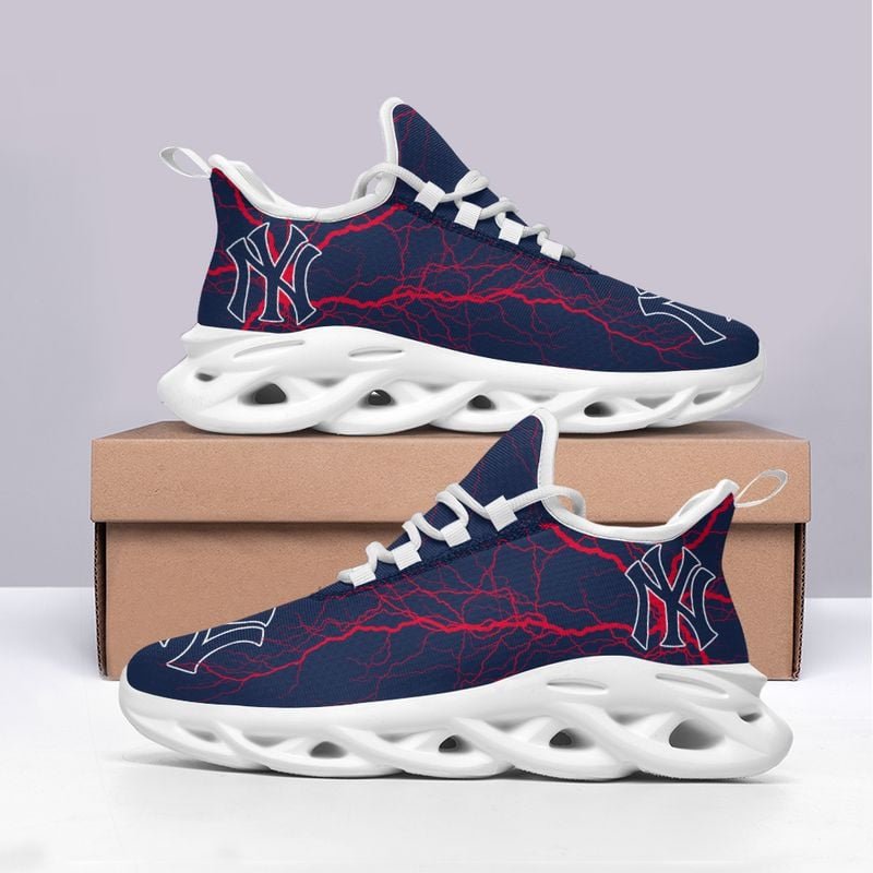 New York Yankees Lightning Pattern Max Soul Shoes NEW020551 - Famjoys New York Yankees Lightning Pattern Max Soul Shoes NEW020551 - Famjoys