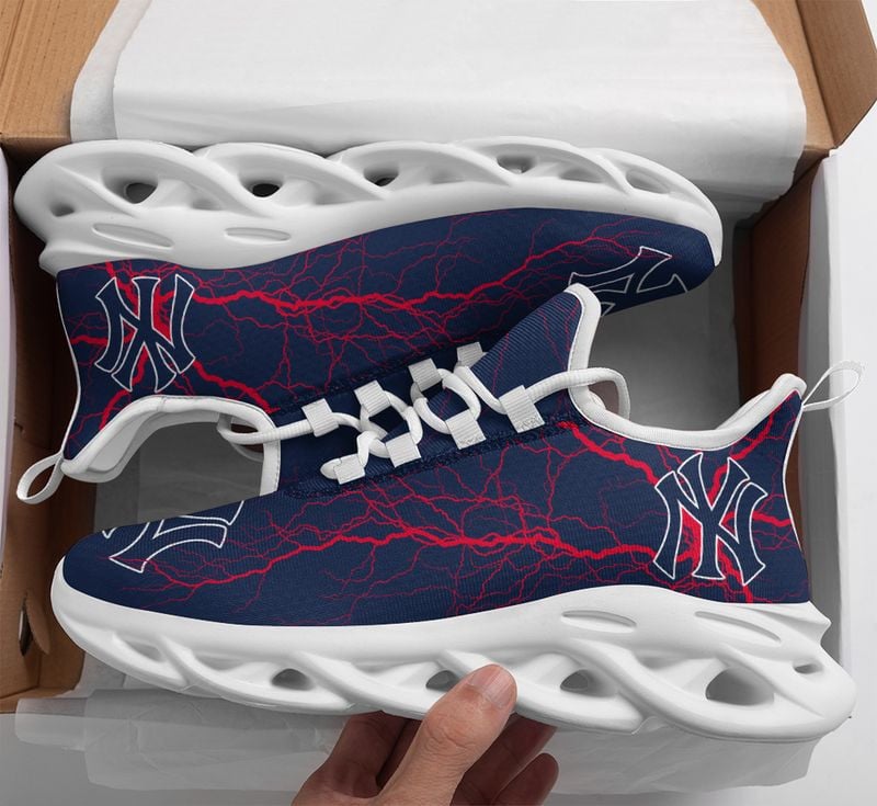 New York Yankees Lightning Pattern Max Soul Shoes NEW020551 - Famjoys New York Yankees Lightning Pattern Max Soul Shoes NEW020551 - Famjoys