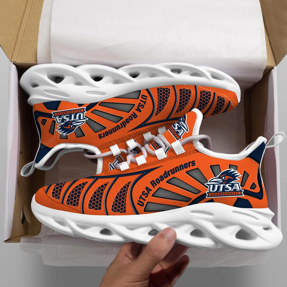 Utsa Roadrunners Max Soul Clunky, Black And White Running Shoes  