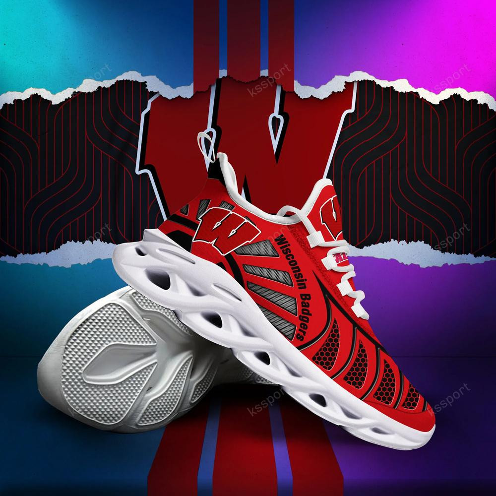 Wisconsin Badgers Max Soul Clunky, Black And White Running Shoes - Famjoys Wisconsin Badgers Max Soul Clunky, Black And White Running Shoes - Famjoys